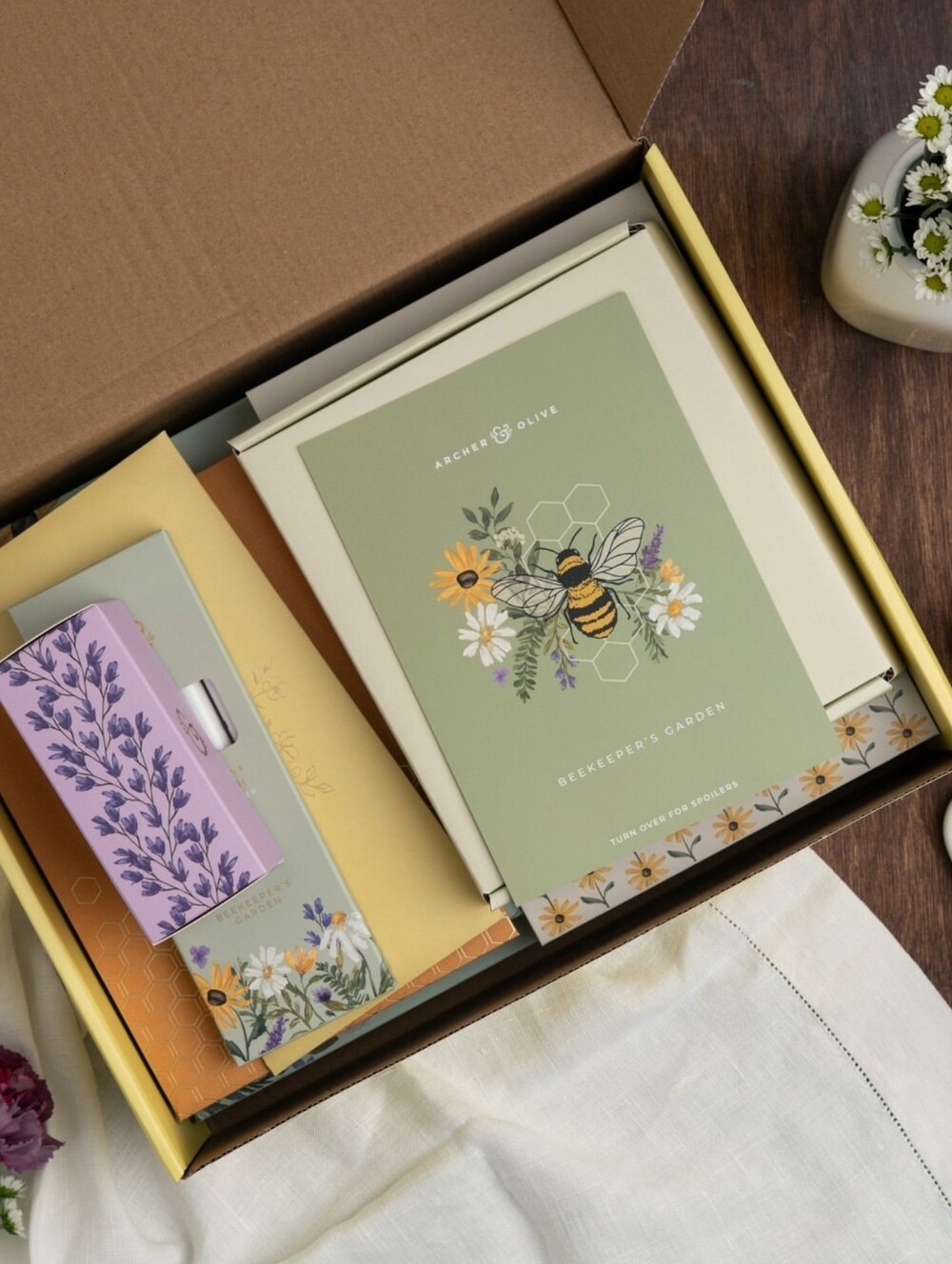 *NIB* BEEKEEPER'S GARDEN - Archer & Olive Stationery Subscription Box